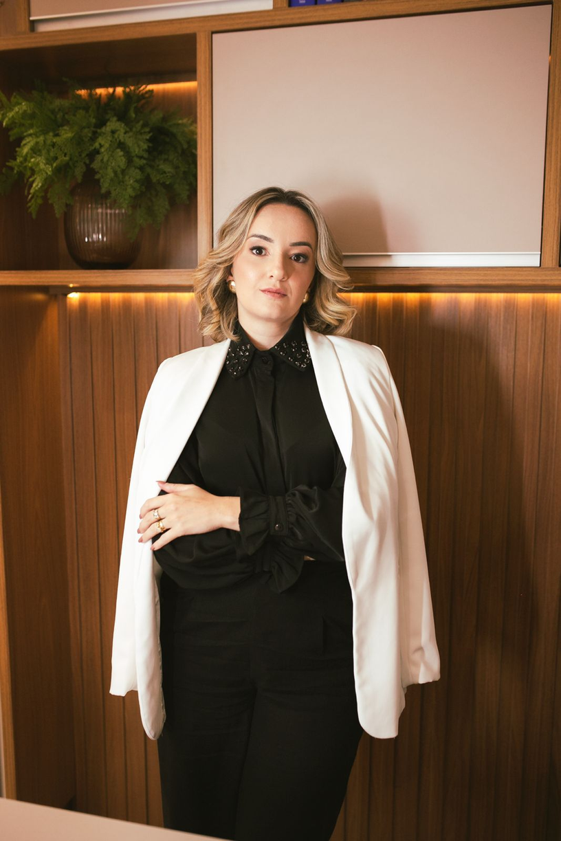 Dra. Rhayza Batista Marques